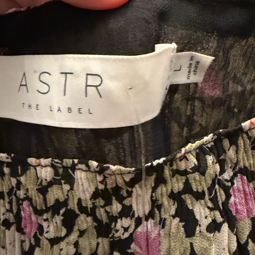 ASTR The Label Floral Smocked Peplum Blouse Black Fuchsia Multi ACT16317B L - Picture 4 of 8